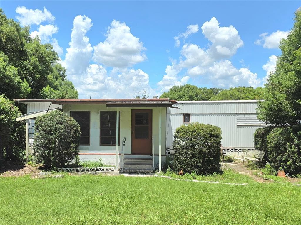 33600 ISABELLE DRIVE