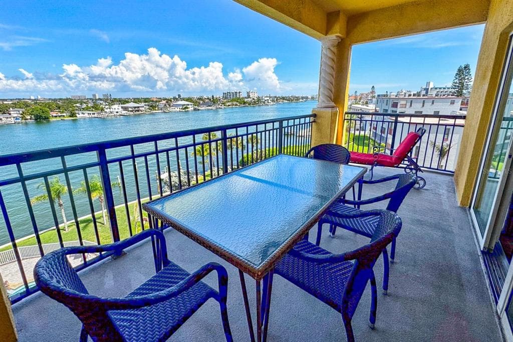 10315 GULF BOULEVARD UNIT 409 TREASURE ISLAND, FL 33706