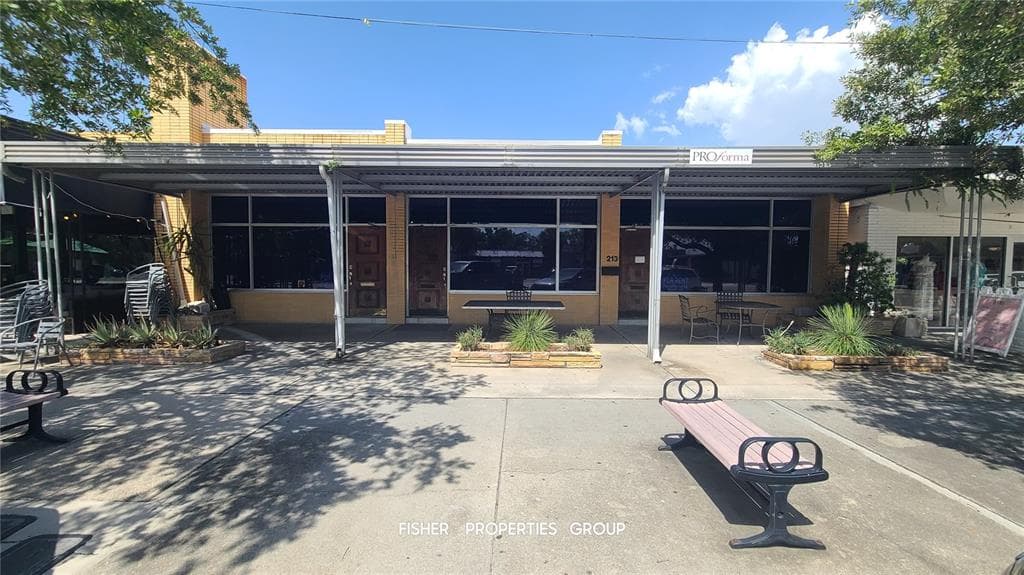 211-213 E DAVIS BOULEVARD TAMPA, FL 33606