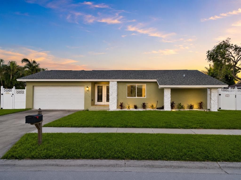 9354 119TH WAY SEMINOLE, FL 33772