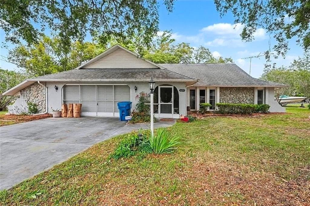 8251 EARLSHIRE LANE SPRING HILL, FL 34606