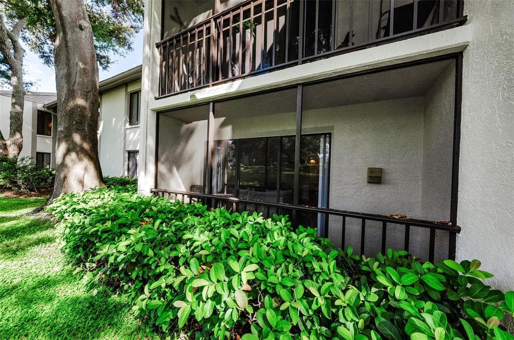 2575 PINE RIDGE WAY S UNIT E1