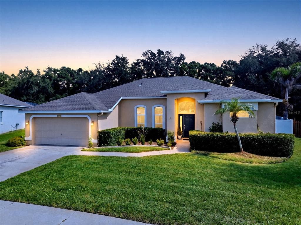 4704 RED WARBLER LANE VALRICO, FL 33596