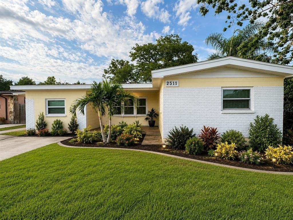 2511 W VIOLET STREET TAMPA, FL 33614
