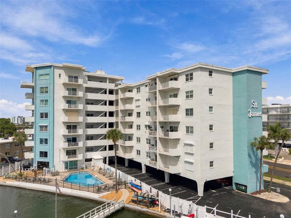 285 107TH AVENUE UNIT 606 TREASURE ISLAND, FL 33706