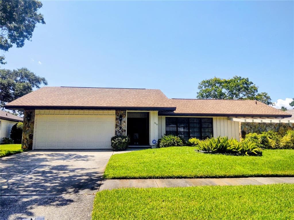 619 RIVIERA BAY DRIVE NE