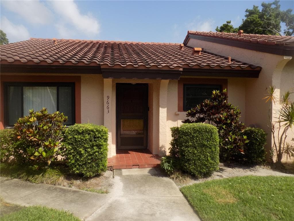9663 86TH AVENUE UNIT 9663 SEMINOLE, FL 33777