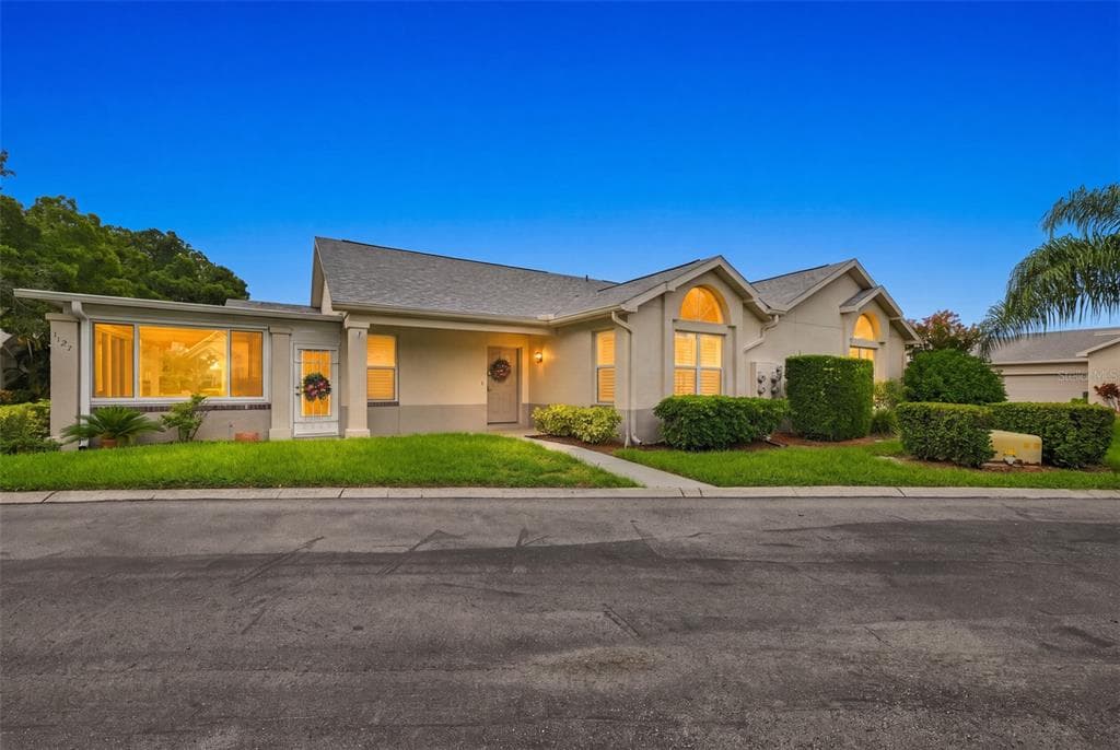 1124 GOLFVIEW WOODS DRIVE UNIT na SUN CITY CENTER, FL 33573
