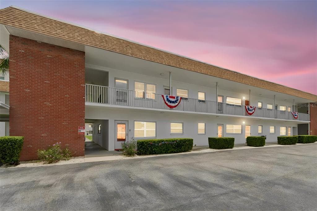 1325 58TH STREET N UNIT 201A ST PETERSBURG, FL 33710