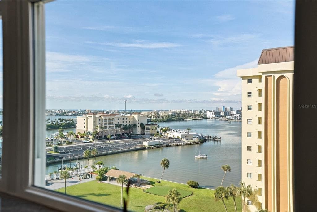 4550 COVE CIRCLE UNIT 1009