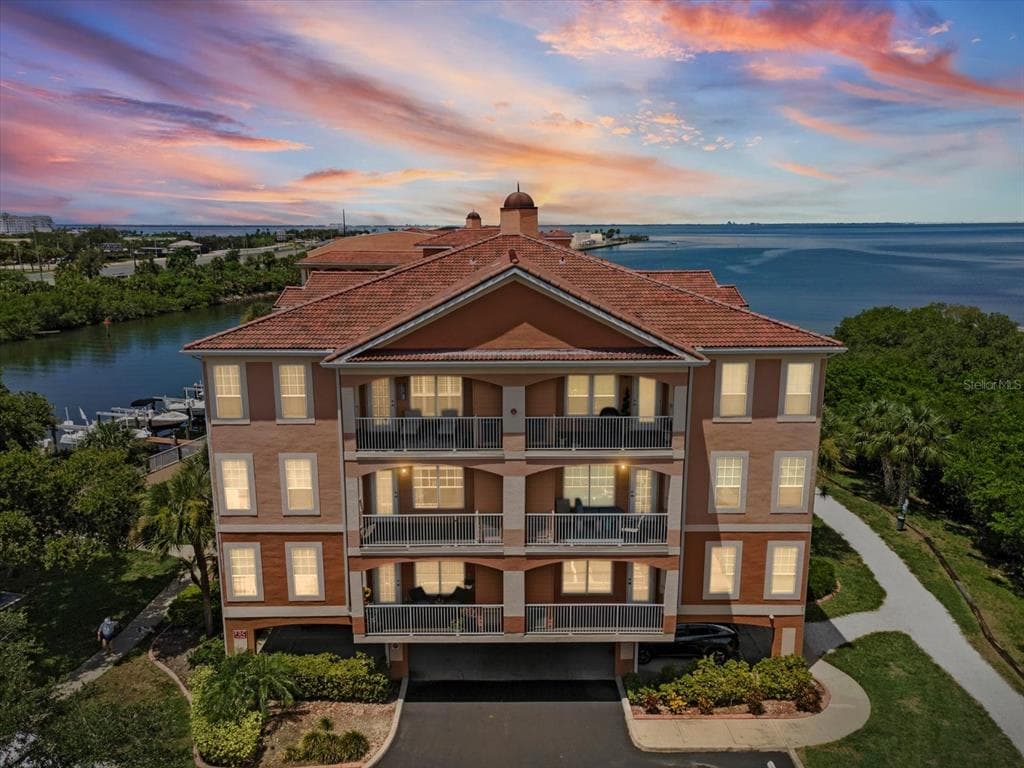 5000 CULBREATH KEY WAY UNIT 9-301 TAMPA, FL 33611