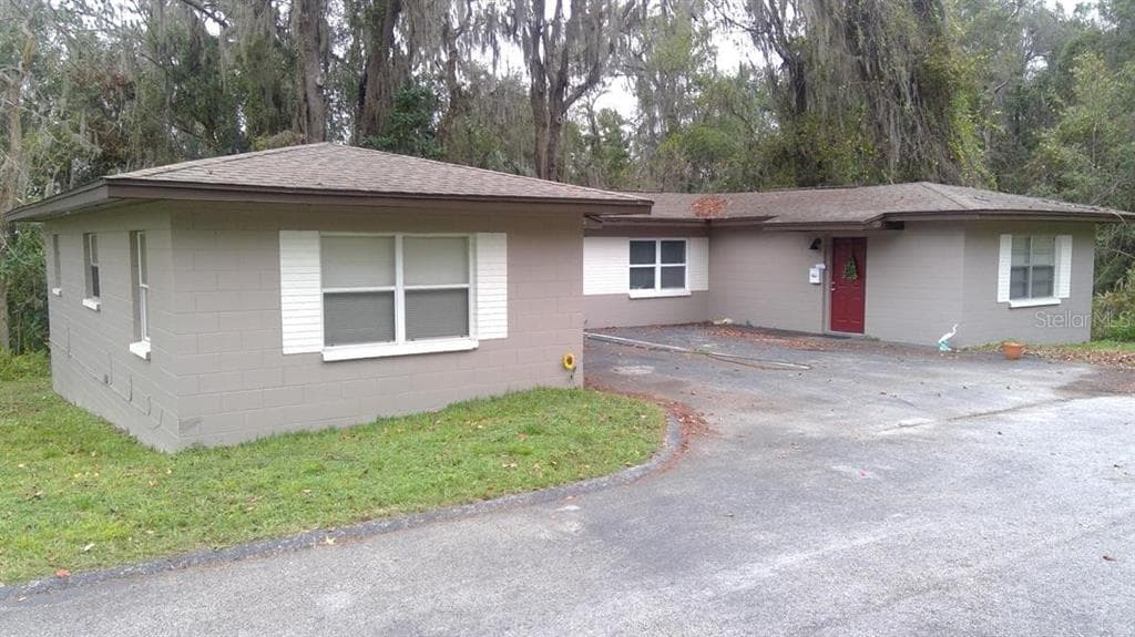 572 BELL BROOKSVILLE, FL 34601