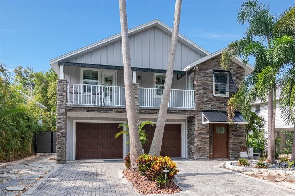 940 WISCONSIN AVENUE PALM HARBOR, FL 34683