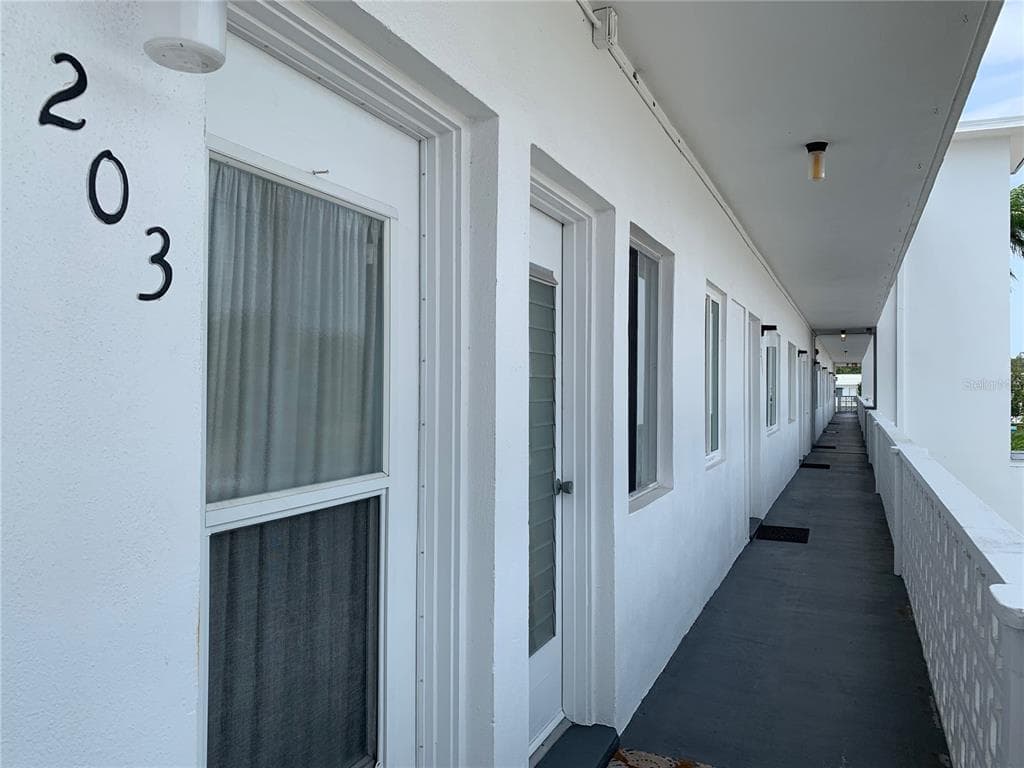 8126 112TH STREET UNIT 203 SEMINOLE, FL 33772