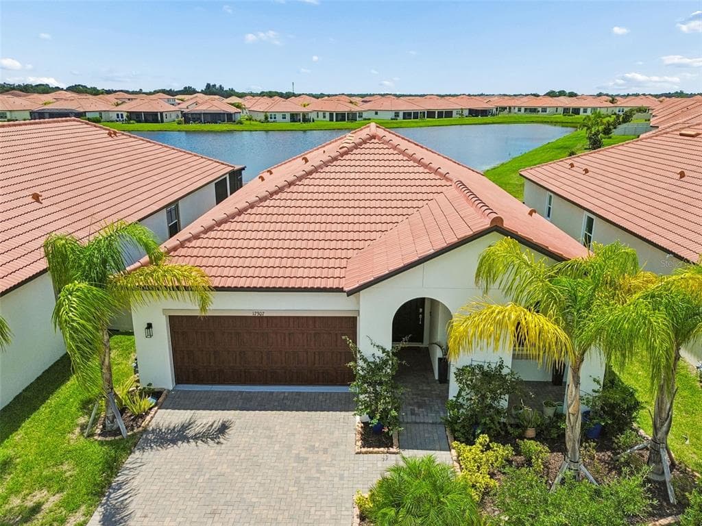 17307 BLUE WALK STREET WIMAUMA, FL 33598