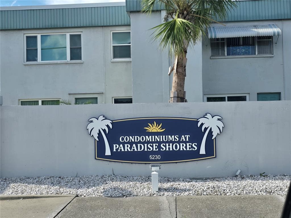 5356 81ST STREET N UNIT 15 ST PETERSBURG, FL 33709