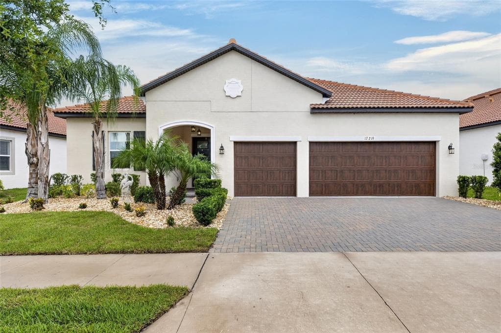17219 SCUBA CREST STREET WIMAUMA, FL 33598