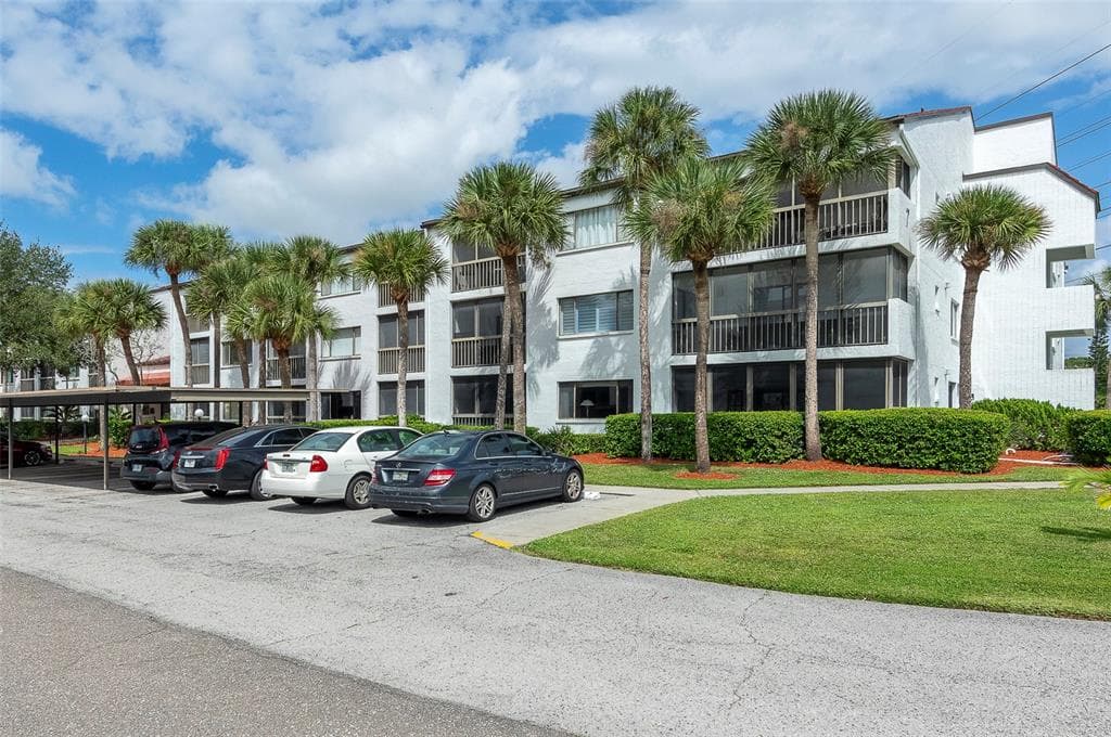 2593 COUNTRYSIDE BOULEVARD UNIT 7313 CLEARWATER, FL 33761