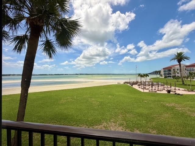 865 S GULFVIEW BOULEVARD UNIT 202 CLEARWATER BEACH, FL 33767