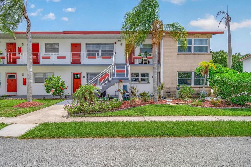 1900 58TH AVENUE N UNIT 14 ST PETERSBURG, FL 33714