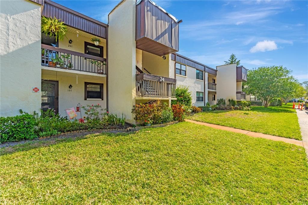 2400 WINDING CREEK BOULEVARD UNIT 24-102 CLEARWATER, FL 33761