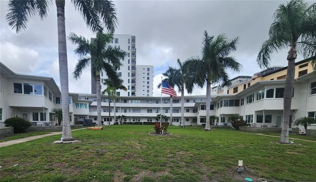 487 1ST STREET S UNIT 205 ST PETERSBURG, FL 33701