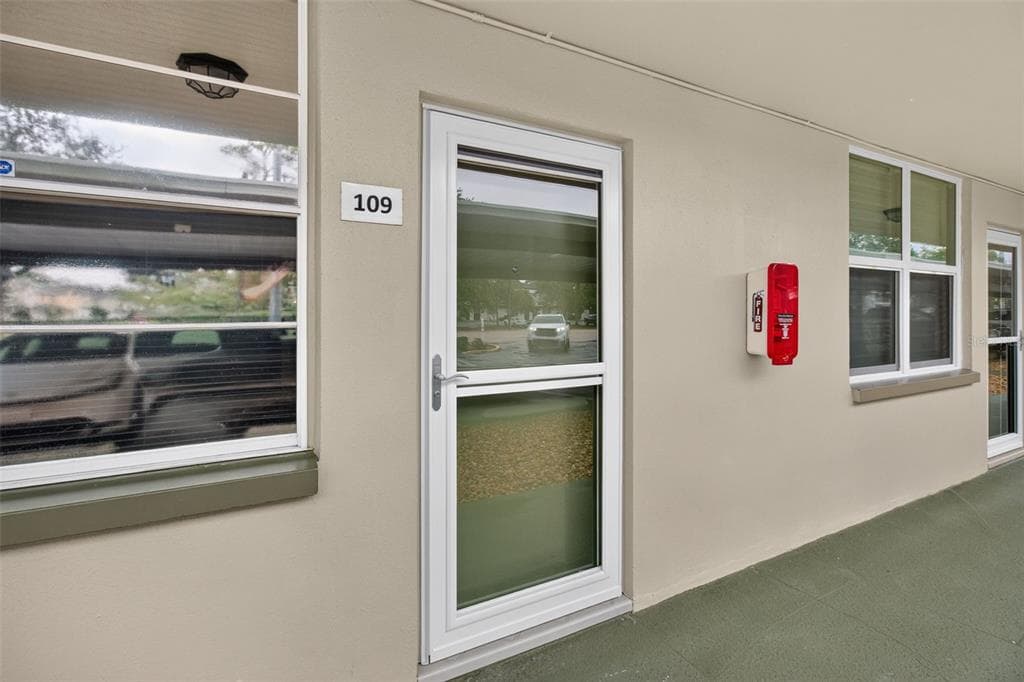 4885 1ST STREET NE UNIT 109 ST PETERSBURG, FL 33703