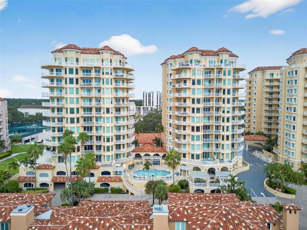 555 5TH AVENUE NE UNIT 521 ST PETERSBURG, FL 33701