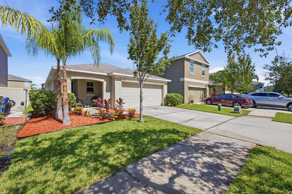 6830 BLUE MOON WAY SUN CITY CENTER, FL 33573
