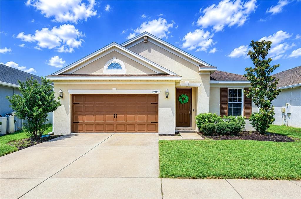 4749 ROLLING GREEN DRIVE WESLEY CHAPEL, FL 33543