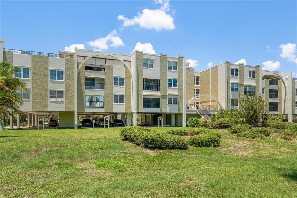 4681 1ST STREET NE UNIT 308 ST PETERSBURG, FL 33703