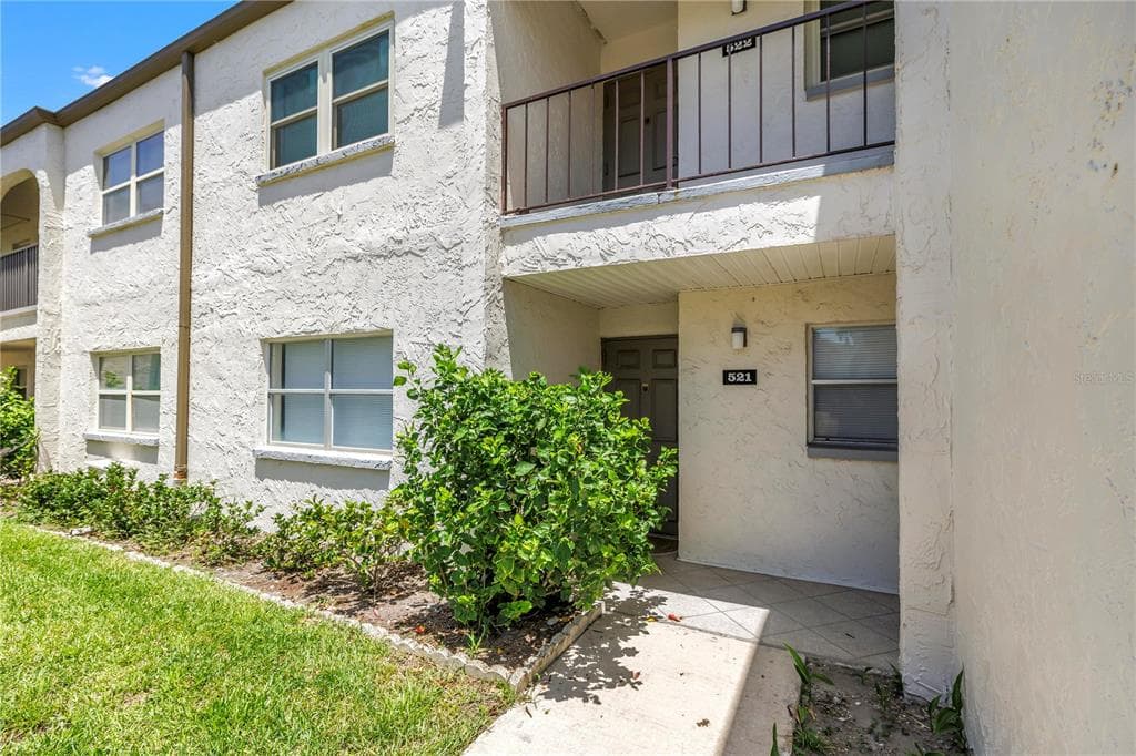 7701 STARKEY ROAD UNIT 521 SEMINOLE, FL 33777
