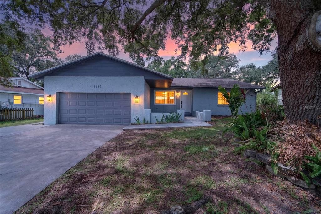 1229 OAK VALLEY DRIVE SEFFNER, FL 33584