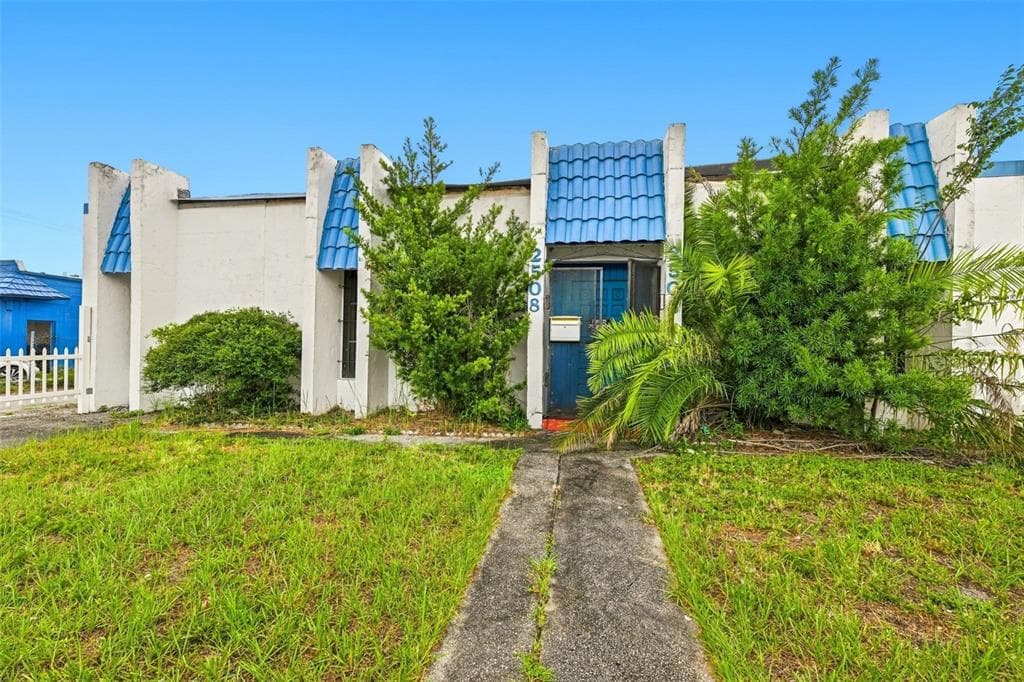 2508 W TAMPA BAY BOULEVARD TAMPA, FL 33607