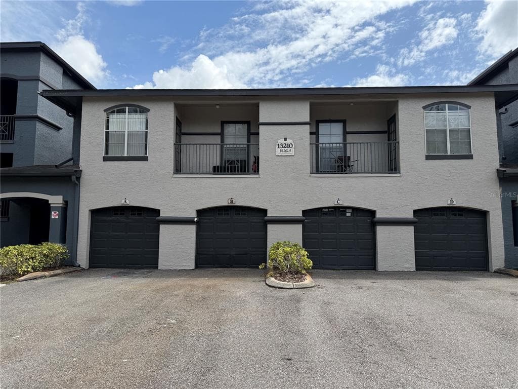13210 ARBOR ISLE DR UNIT 102 TEMPLE TERRACE, FL 33637