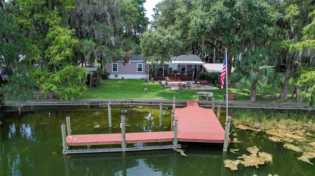 9065 W LAKEVIEW COURT CRYSTAL RIVER, FL 34428