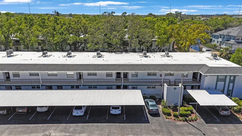 7700 92ND STREET UNIT 207 SEMINOLE, FL 33777