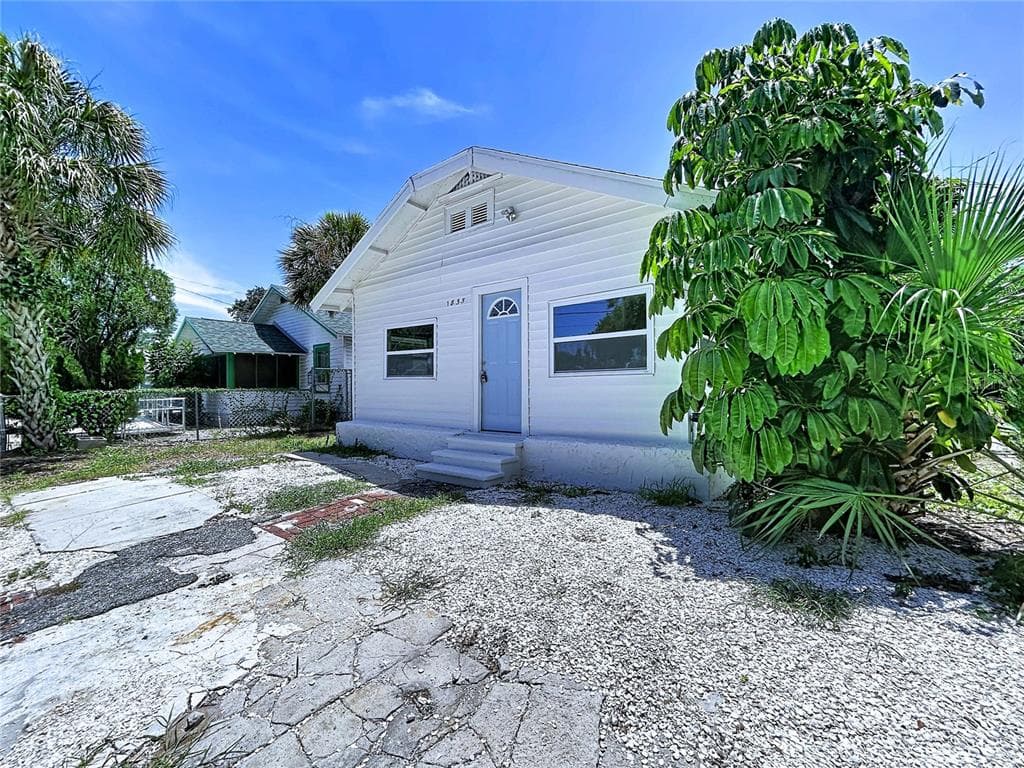 1835 24TH STREET S ST PETERSBURG, FL 33712