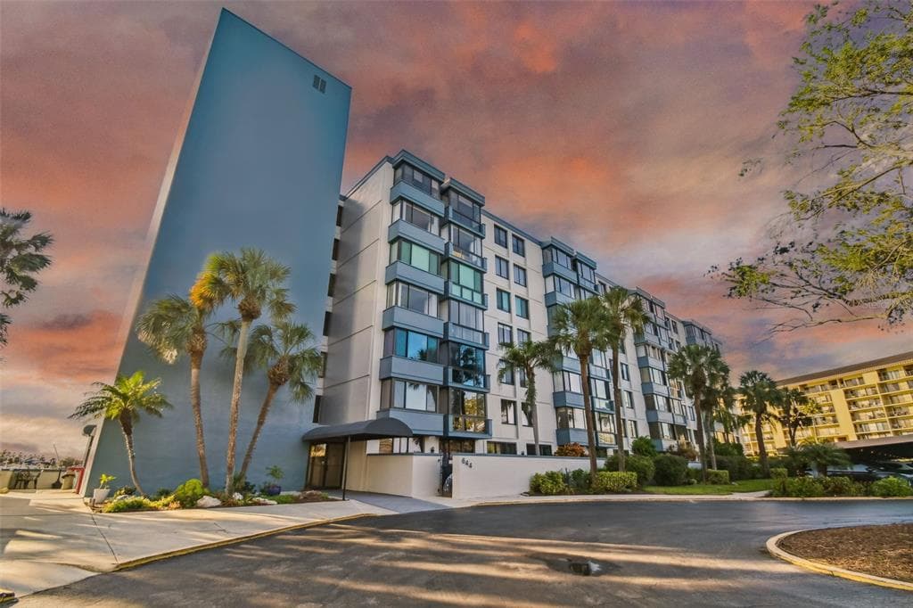 644 ISLAND WAY UNIT 603 CLEARWATER BEACH, FL 33767