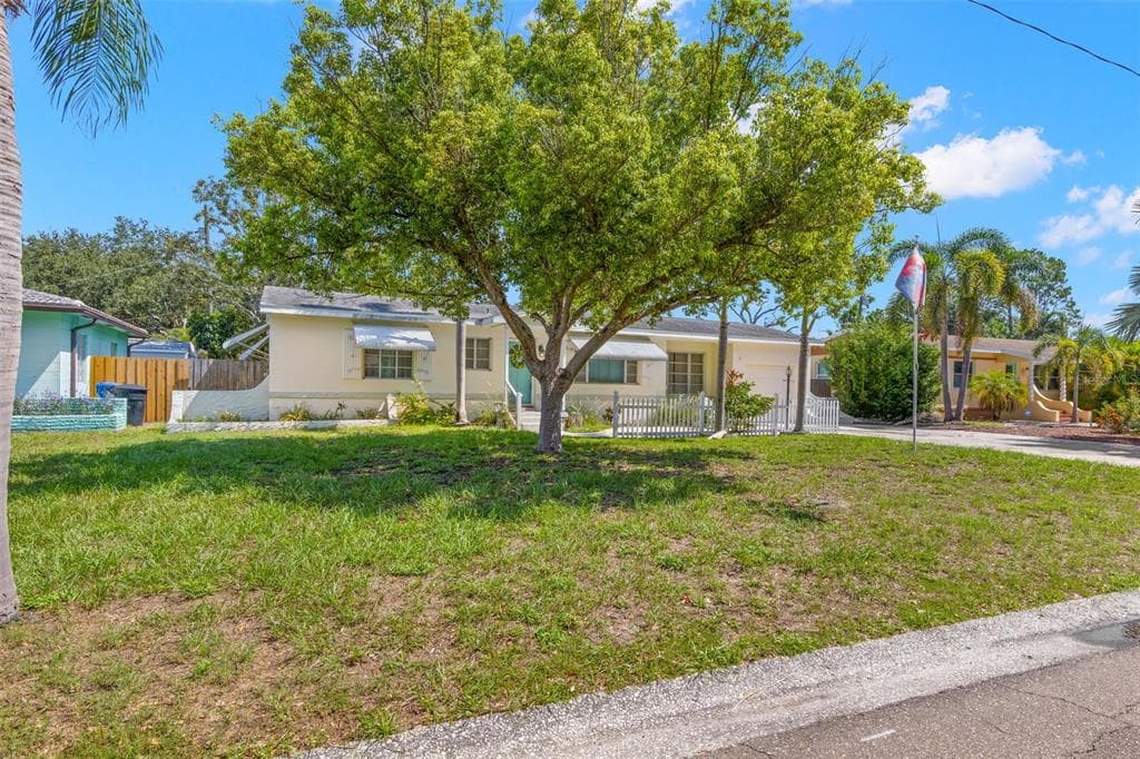 4559 N YARDLEY AVENUE N ST PETERSBURG, FL 33713