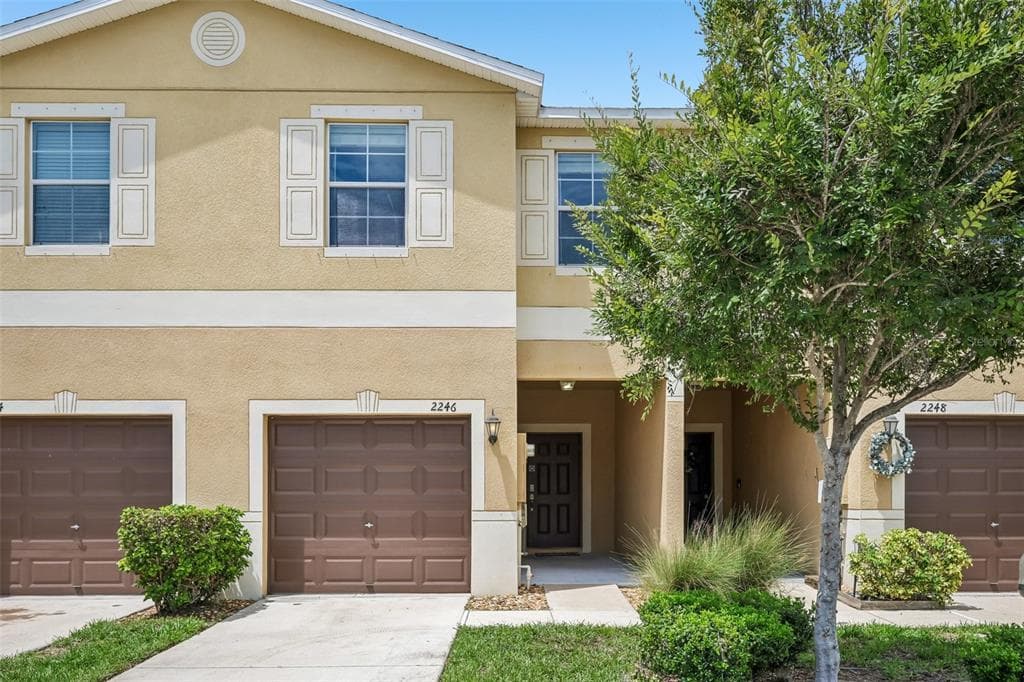 2246 GOLDEN FALCON DRIVE RUSKIN, FL 33570