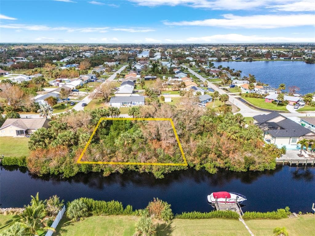 18786 ASHCROFT CIRCLE PORT CHARLOTTE, FL 33948