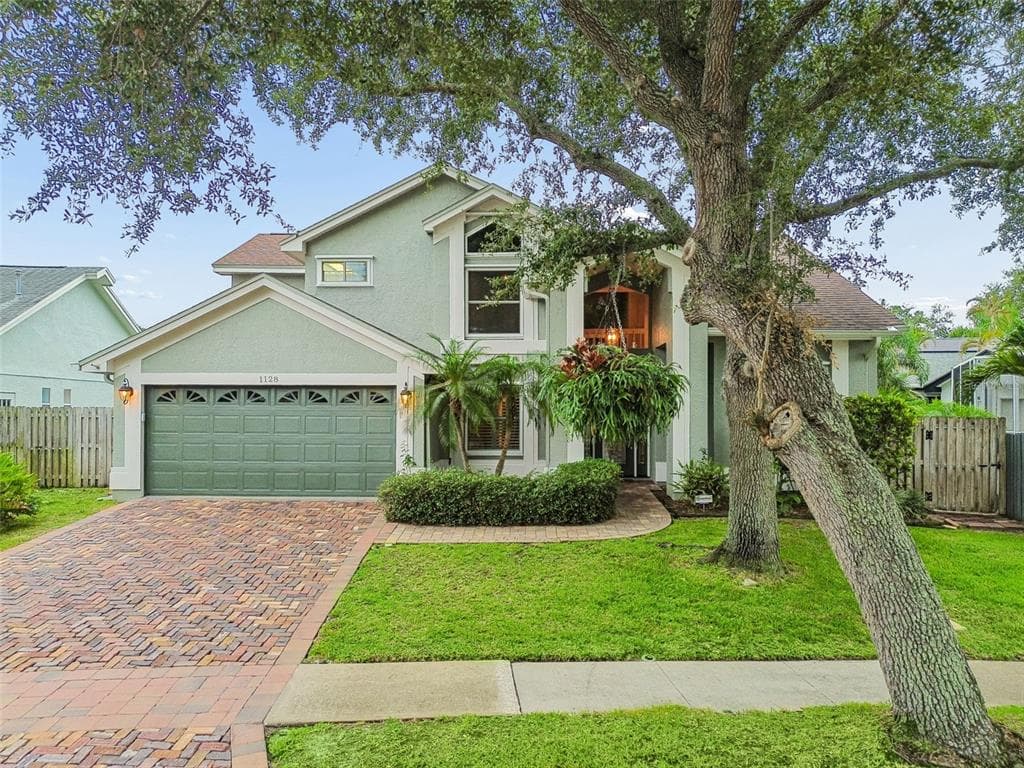 1128 MAINSAIL DRIVE TARPON SPRINGS, FL 34689