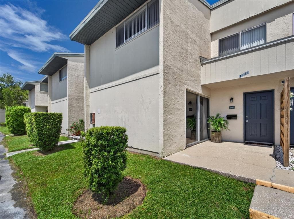1131 LONGFELLOW ROAD