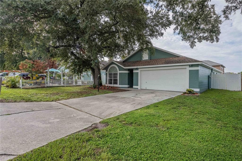 1695 LAKESIDE DRIVE BARTOW, FL 33830