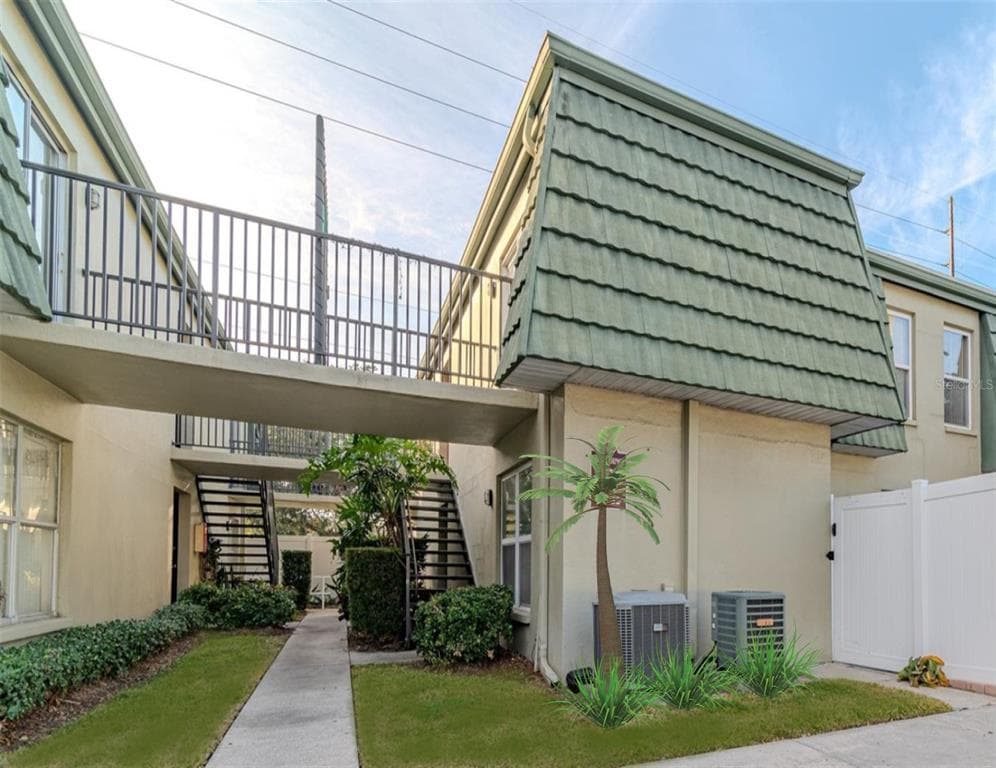 1799 N HIGHLAND AVENUE UNIT 22 CLEARWATER, FL 33755