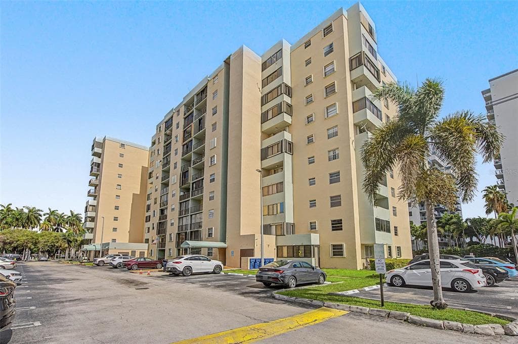 5055 NW 7TH STREET UNIT 112 MIAMI, FL 33126