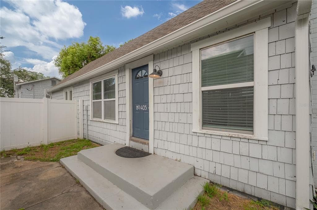 405 E CAYUGA STREET TAMPA, FL 33603