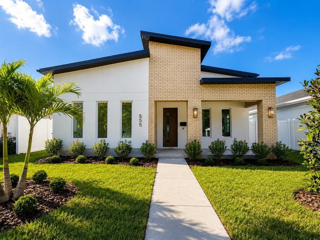 555 49TH AVENUE N ST PETERSBURG, FL 33713