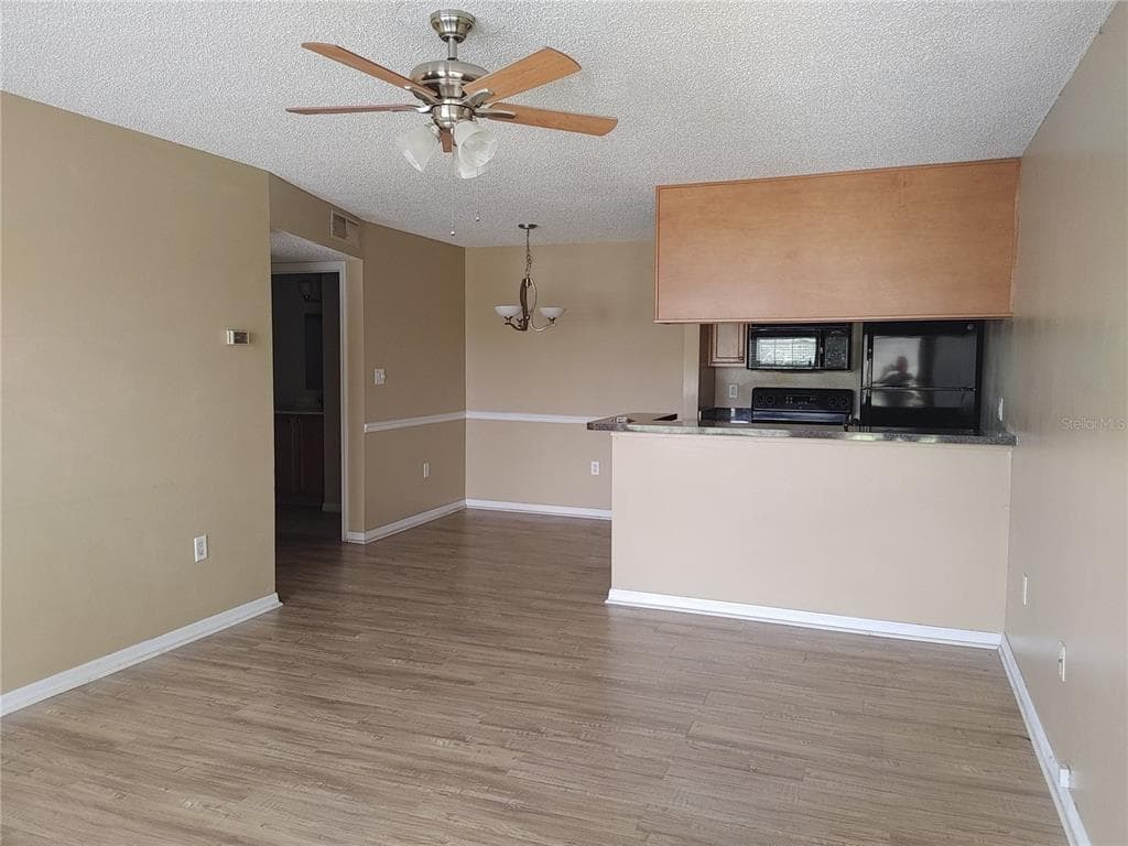 215 LAKE BROOK CIRCLE UNIT 201 BRANDON, FL 33511